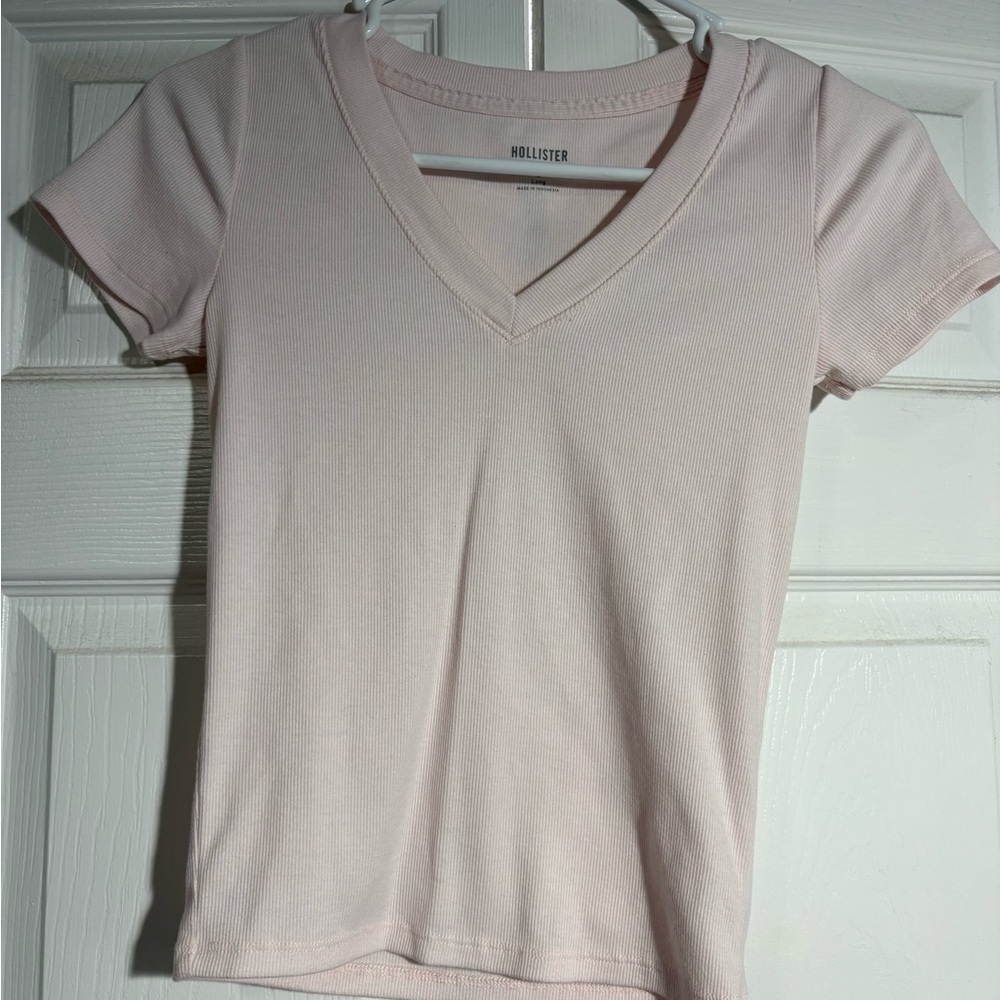 SOLD NWOT Hollister Pale Pink V-Neck Ribbed Longer Length Baby Tee